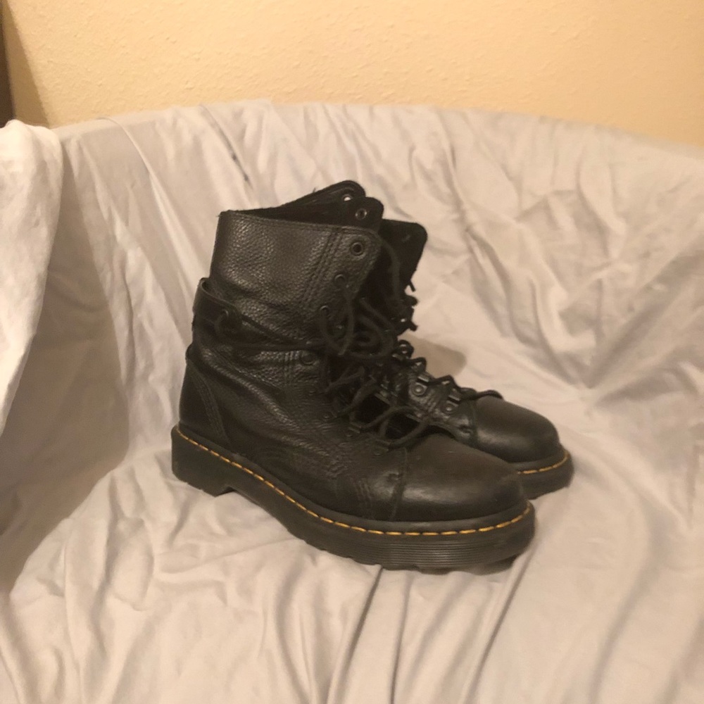 Dr. Martens Size 41. No inserts.